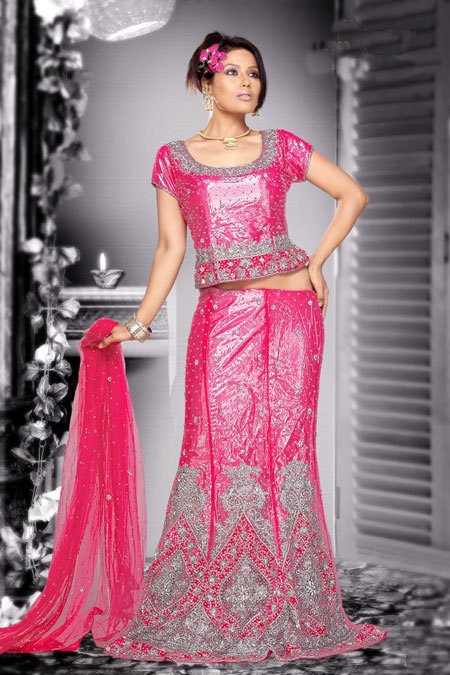 Pakistani Bridal Dresses Makeup Wear Eye Makeup Mehndi Designs Hairstyle dresses Jewllery ... Pakistani Bridal Dresses Makeup Wear Eye Makeup Mehndi Designs Hairstyle dresses Jewllery ...