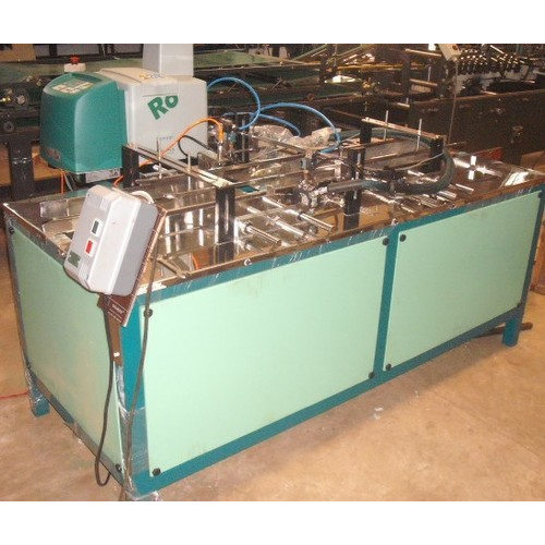 Semi Automatic Cartoning Machine Semi Automatic Cartoning Machine