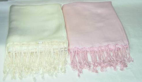 Viscose shawl with fringes Viscose shawl with fringes