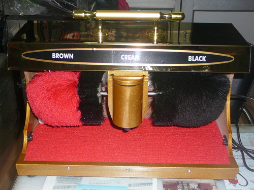 SHOE SHINING BIG SHOE SHINING BIG