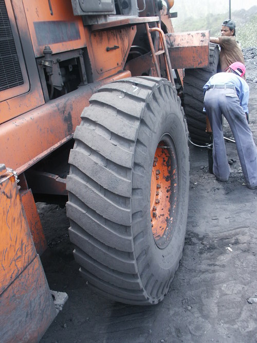 OTR precured Tread Rubber 14.00 - 25 size OTR precured Tread Rubber 14.00 - 25 size