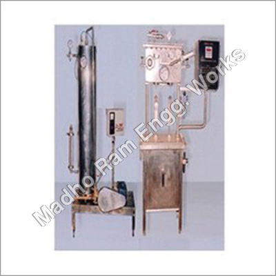 Semi Automatic Machine for soda water pet bottles Semi Automatic Machine for soda water pet bottles