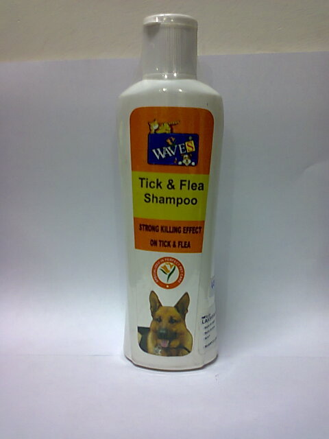 022013 Waves Tick & Flea Shampoo for Dogs 022013 Waves Tick & Flea Shampoo for Dogs