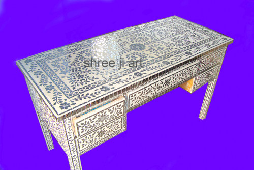 Thikri Glass Drawer Thikri Glass Drawer