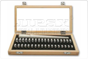 1 To 36 Ring Sizer And Stick in Wooden Box 1 To 36 Ring Sizer And Stick in Wooden Box