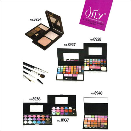 Daily Essential Makeup Kit Daily Essential Makeup Kit