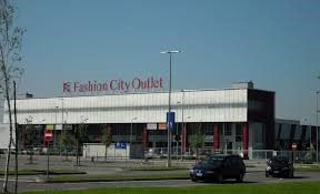 OUTLETS OUTLETS