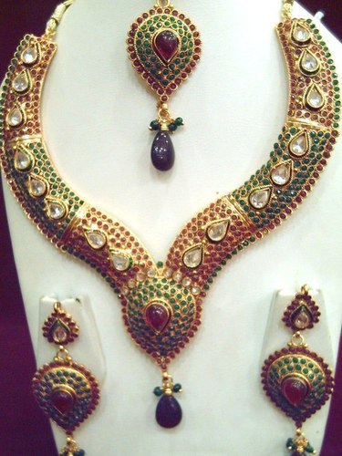 Golden Necklace Set Golden Necklace Set