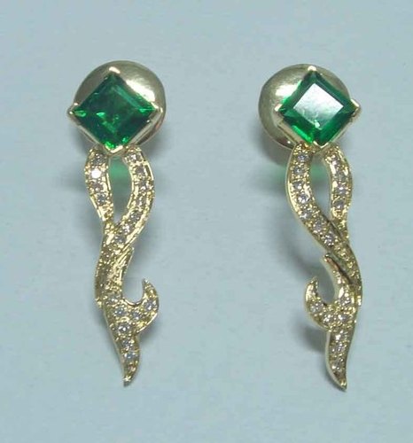 Emerald Gold Diamond Ear Rings Emerald Gold Diamond Ear Rings