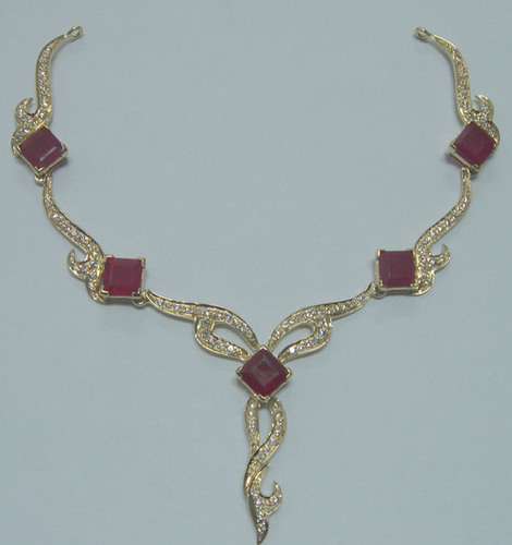 Gold Diamond Necklace with Ruby Stone Gold Diamond Necklace with Ruby Stone