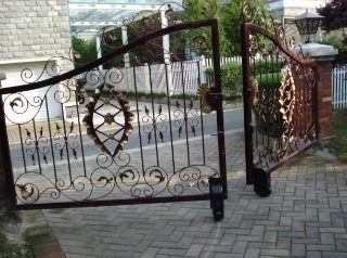 House Front Gates House Front Gates