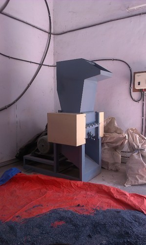 Plastic scrap granulator Plastic scrap granulator