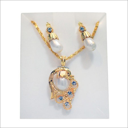 Pearl Pendent Set Pearl Pendent Set