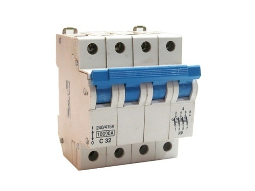 Four Pole MCB Distribution Board Four Pole MCB Distribution Board