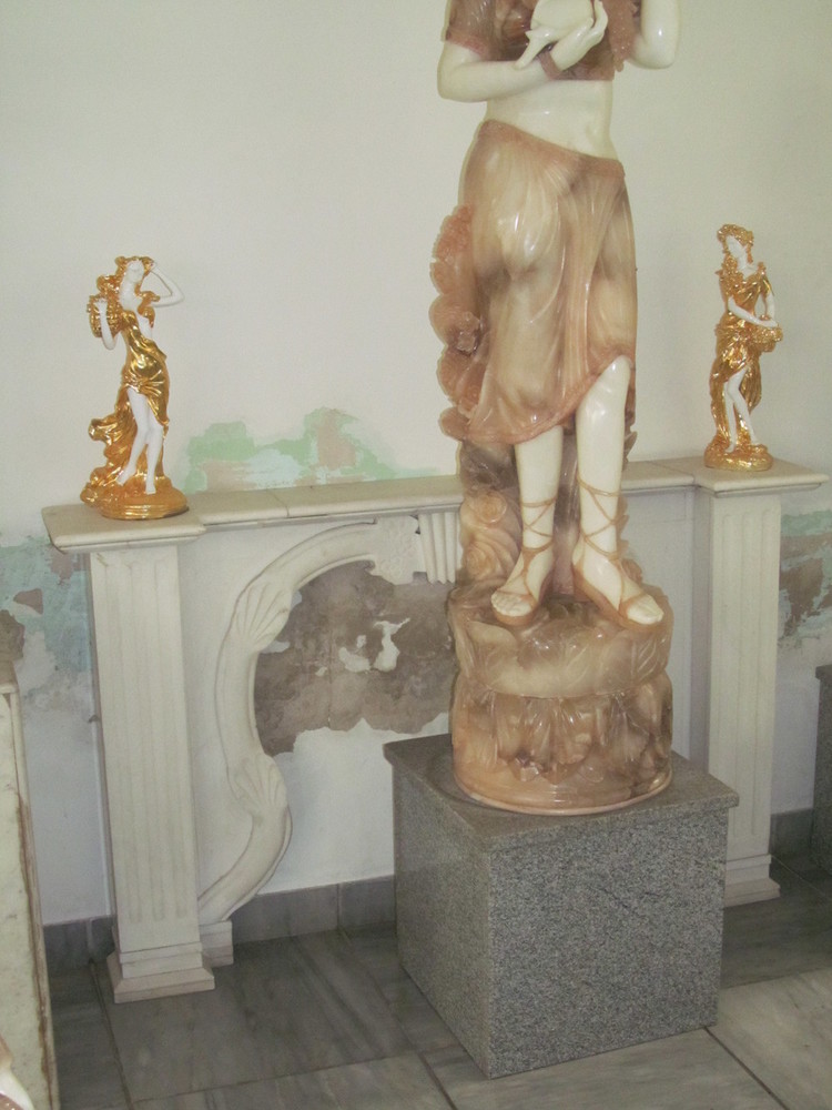 Decorative Figurines Decorative Figurines