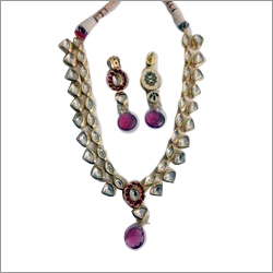 Kundan Necklace Sets Kundan Necklace Sets