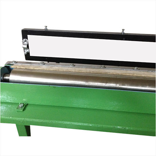Polyester Thread Oiling Device Polyester Thread Oiling Device