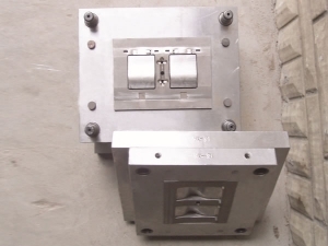 2CAVITEY SWITCH SOCKET MOULD 2CAVITEY SWITCH SOCKET MOULD
