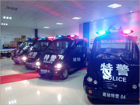 Closed Patrol Car With 6 Seats Closed Patrol Car With 6 Seats