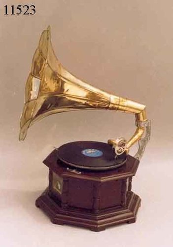 Antique Gramophone 3 Antique Gramophone 3