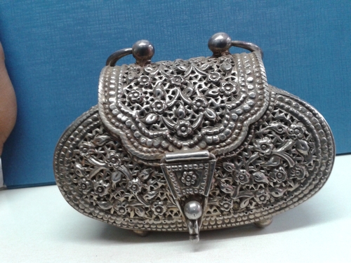 LADIES SILVER PURSE LADIES SILVER PURSE