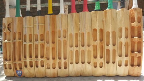 Tennis bat Tennis bat