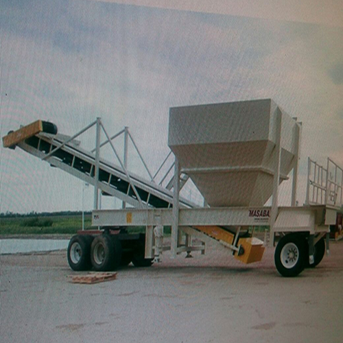 Hopper with Conveyer System in Trolly Hopper with Conveyer System in Trolly