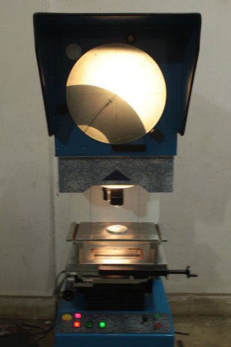 Vertical Table Top Profile Projector Vertical Table Top Profile Projector